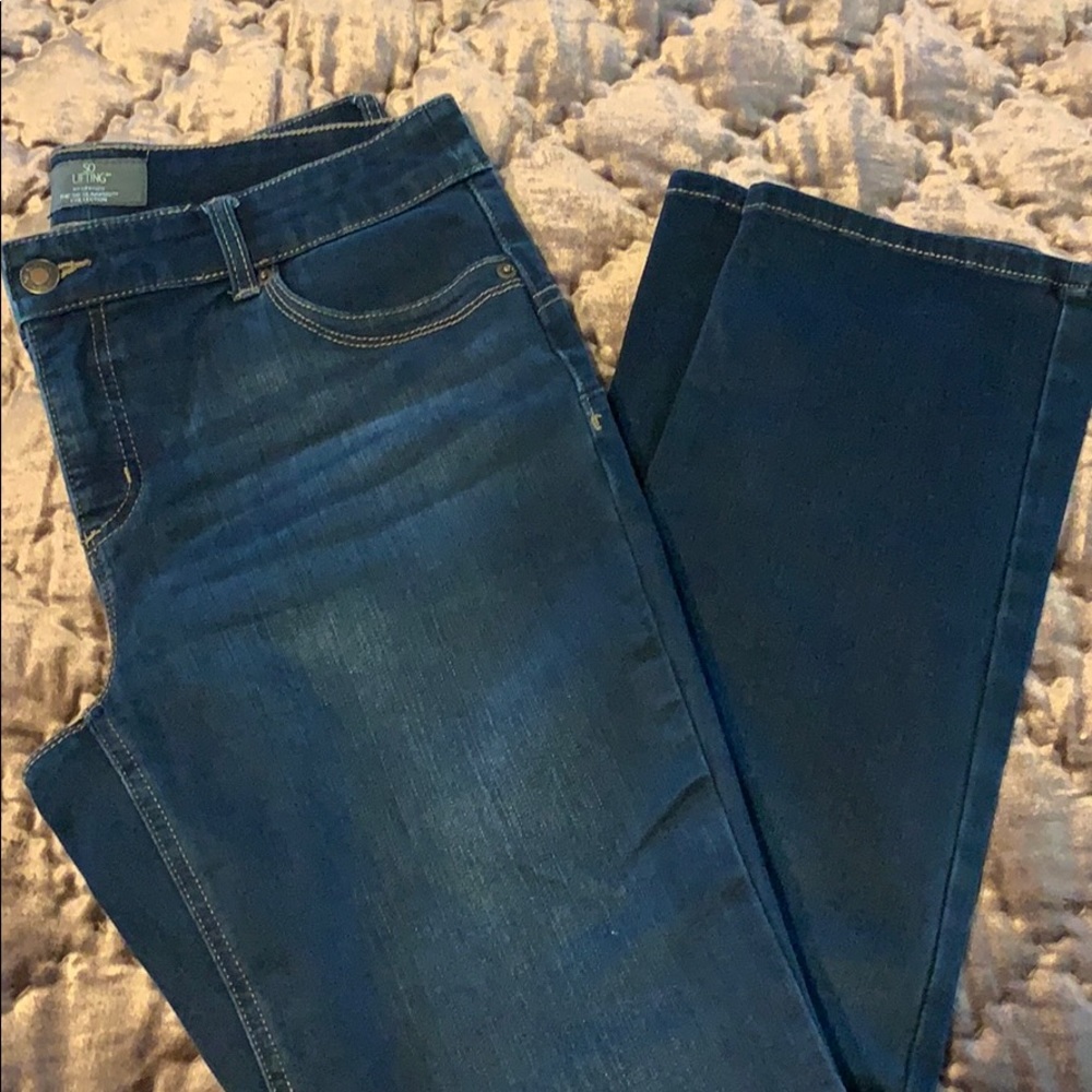 Chico’s So Lifting Size 0 Short Jeans